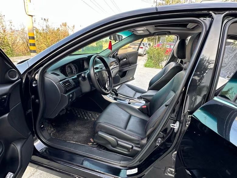 徐州17年本田雅阁5