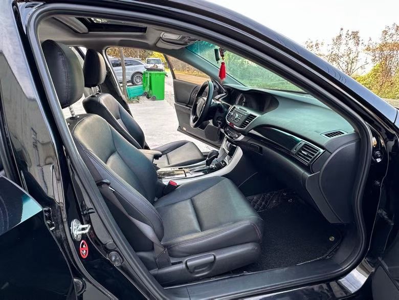 徐州17年本田雅阁8