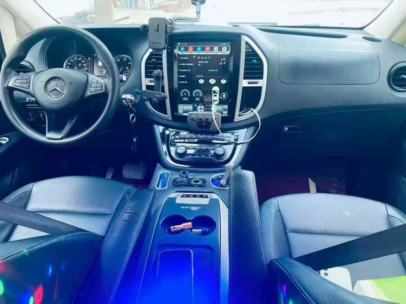 张家口19年奔驰威霆8