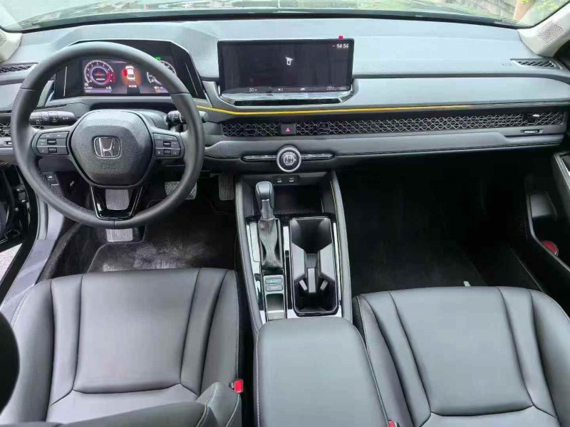 台州24年本田雅阁8