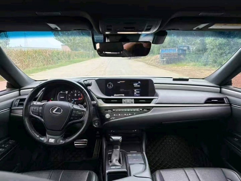 菏泽21年雷克萨斯ES8