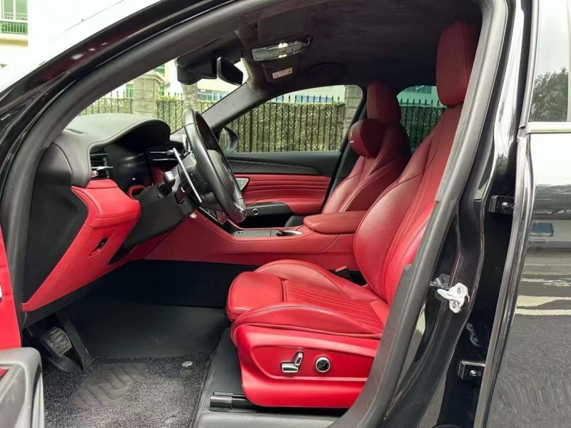 深圳23年玛莎拉蒂Grecale格雷嘉6