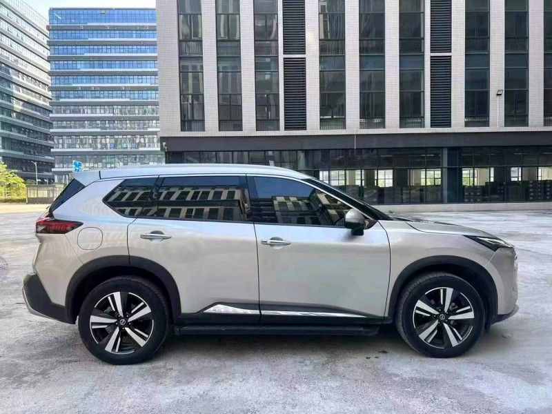 广州21年日产奇骏5