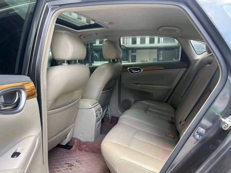 广州16年日产轩逸7