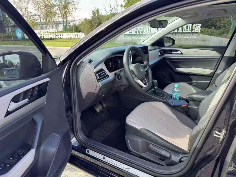 镇江23年大众朗逸4