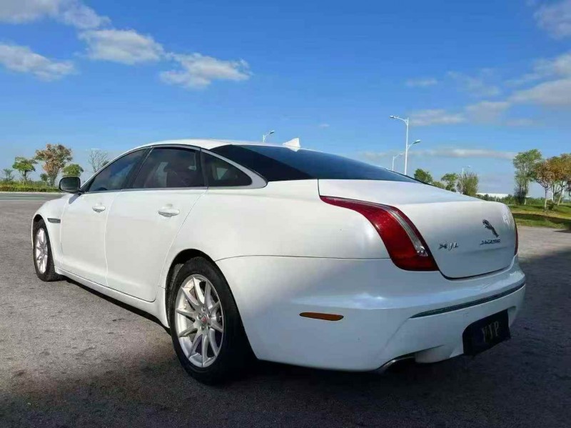 南通14年捷豹XJL8