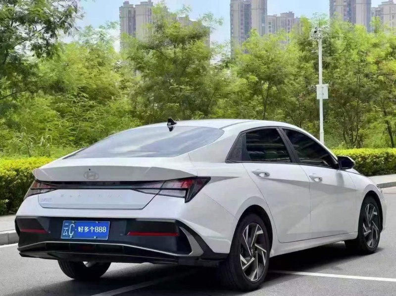 东莞24年现代伊兰特8