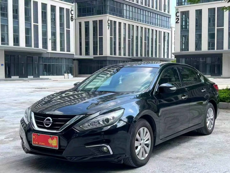 广州18年日产天籁2