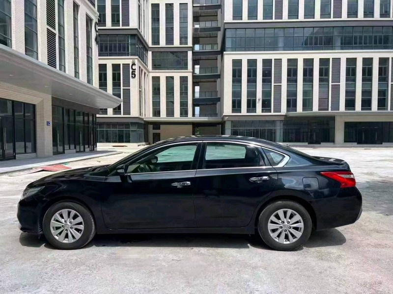 广州18年日产天籁4