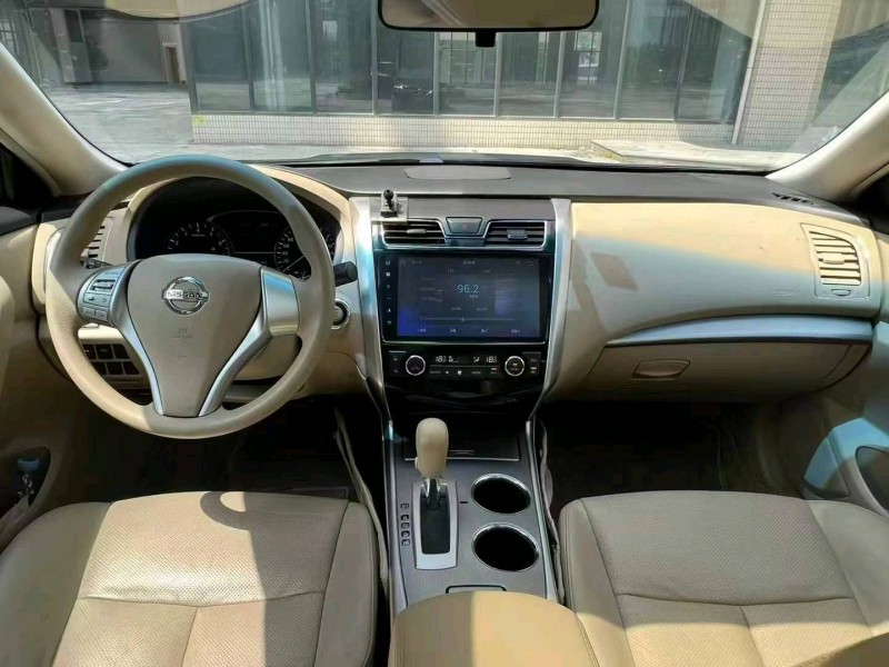 广州18年日产天籁8