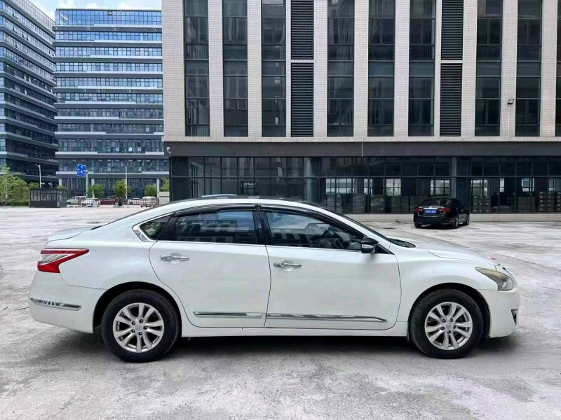 广州13年日产天籁7