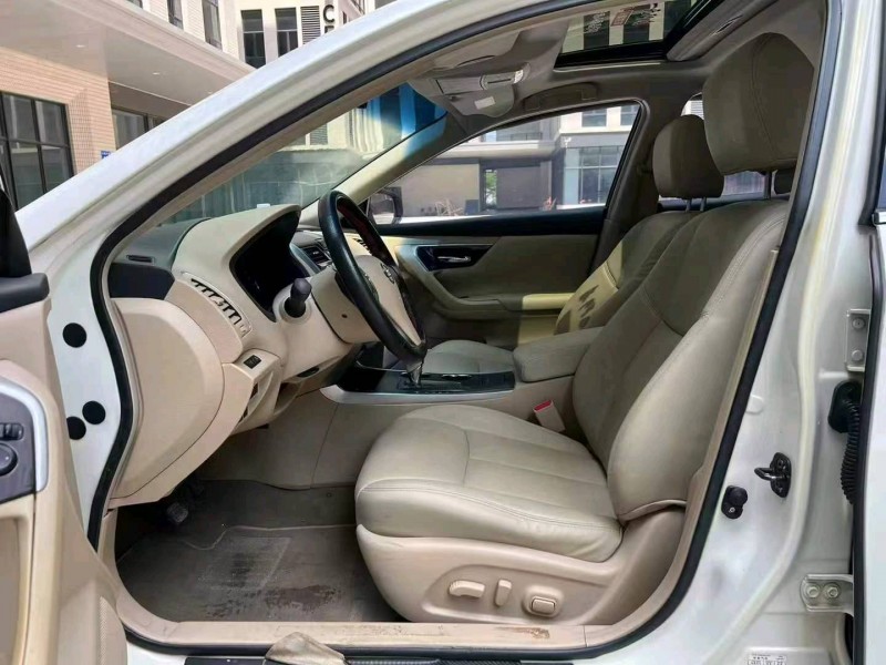 广州13年日产天籁8