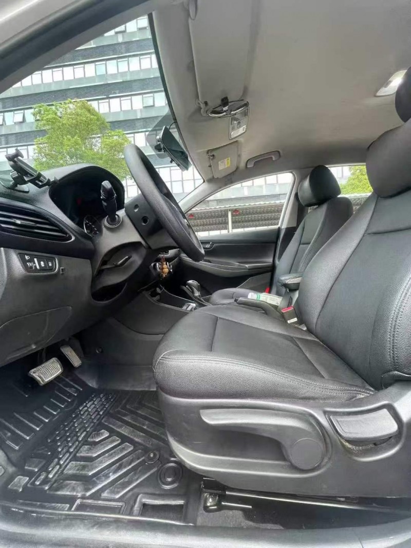 东莞19年现代悦动6