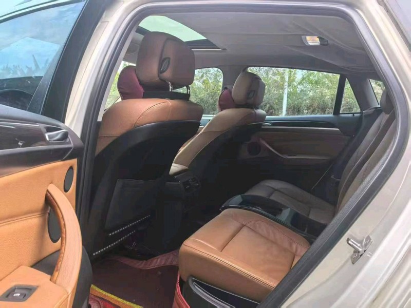 广州11年宝马X68