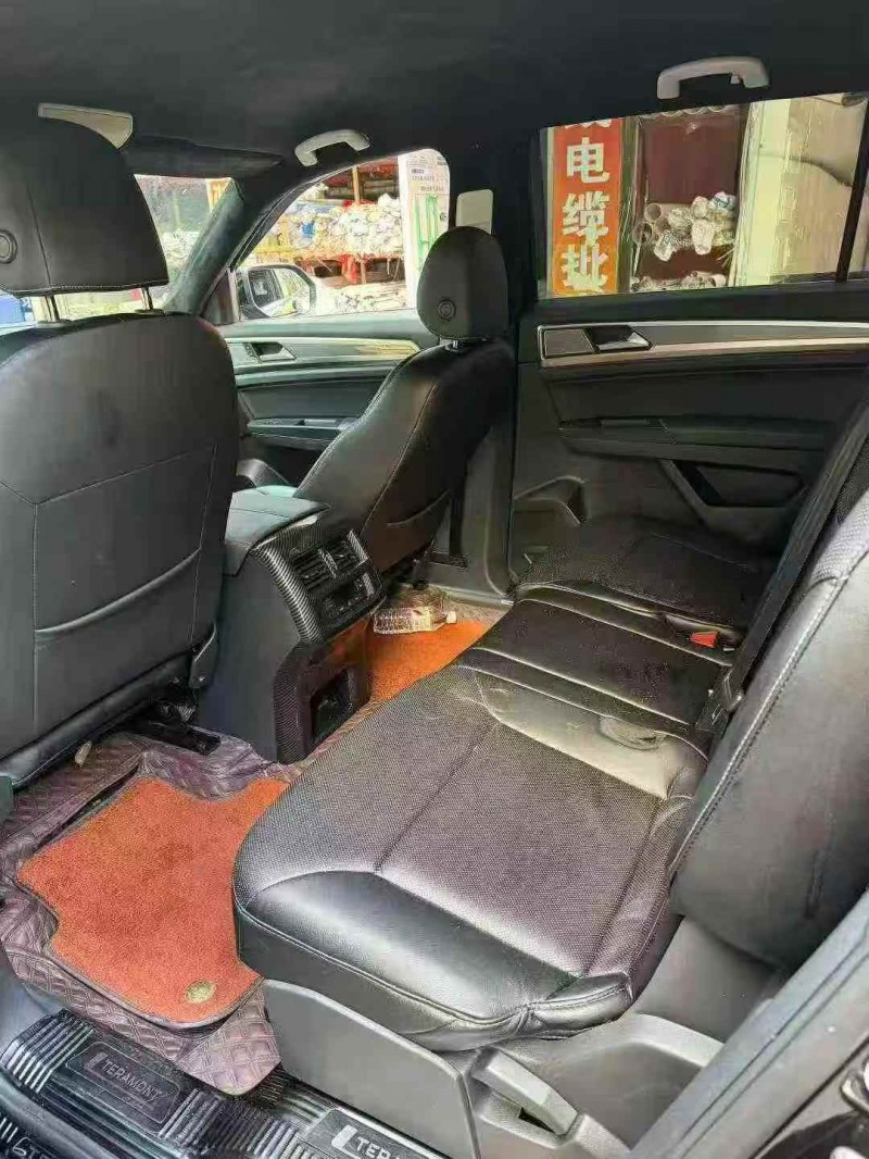 张家界20年大众途昂4