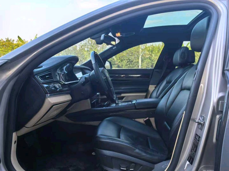 广州09年宝马7系9