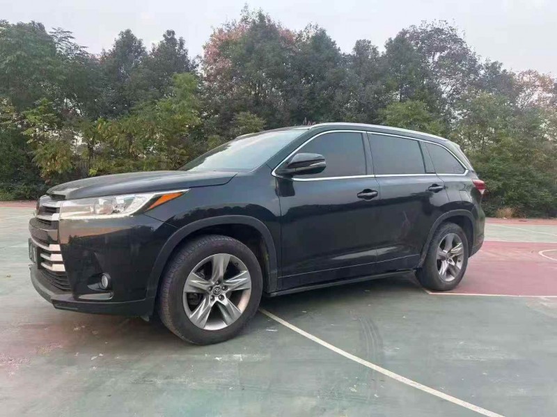 常德22年丰田汉兰达2