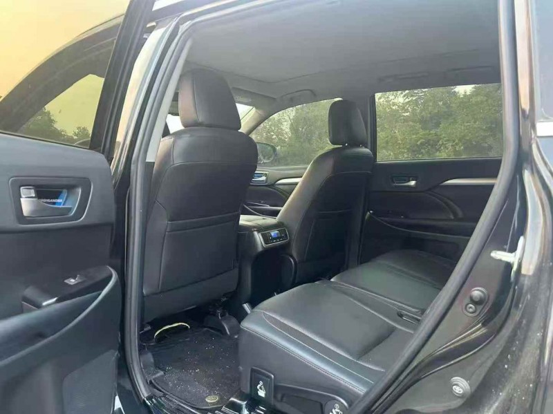 常德22年丰田汉兰达5