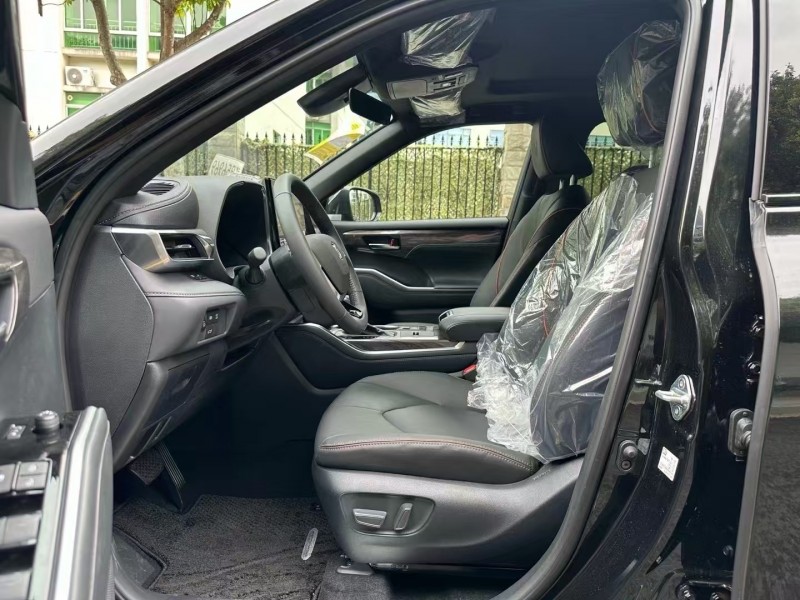 深圳25年丰田皇冠6