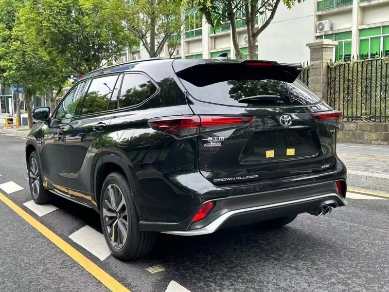 深圳25年丰田皇冠8