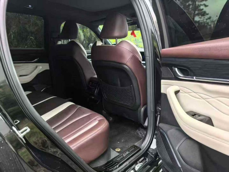 孝感22年吉利星越8