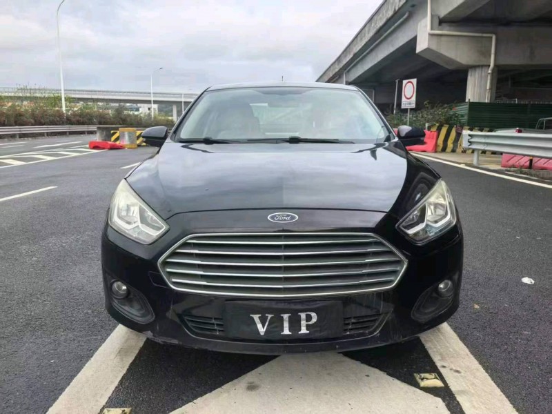 广州16年福特福睿斯1