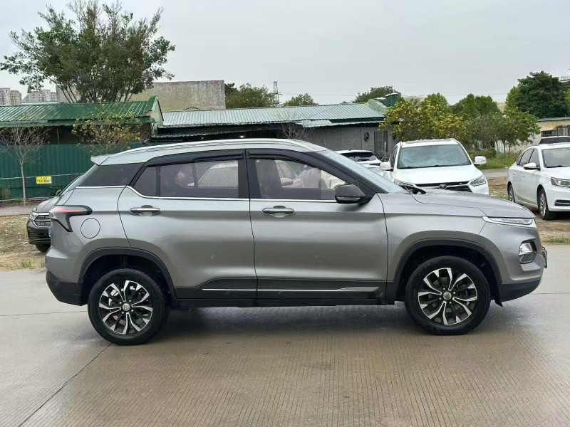 东莞19年宝骏5108