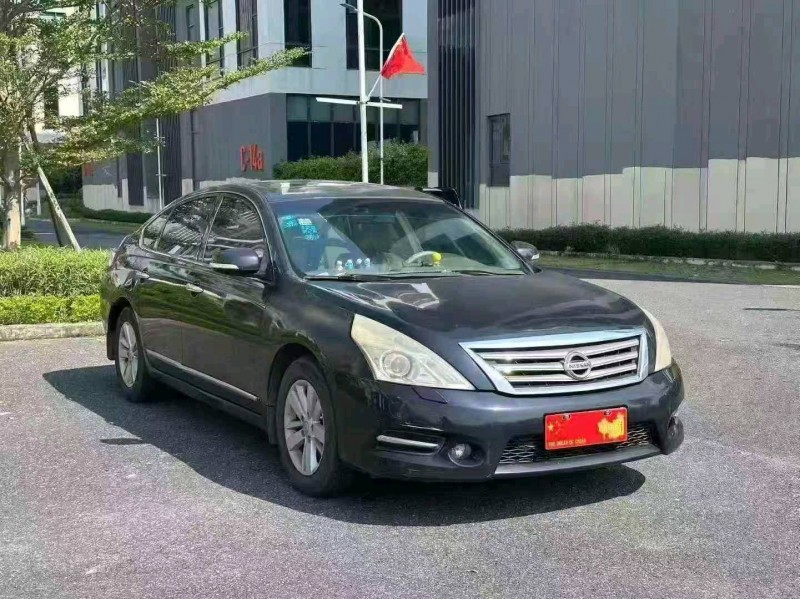 广州11年日产天籁3