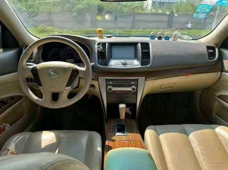 广州11年日产天籁7