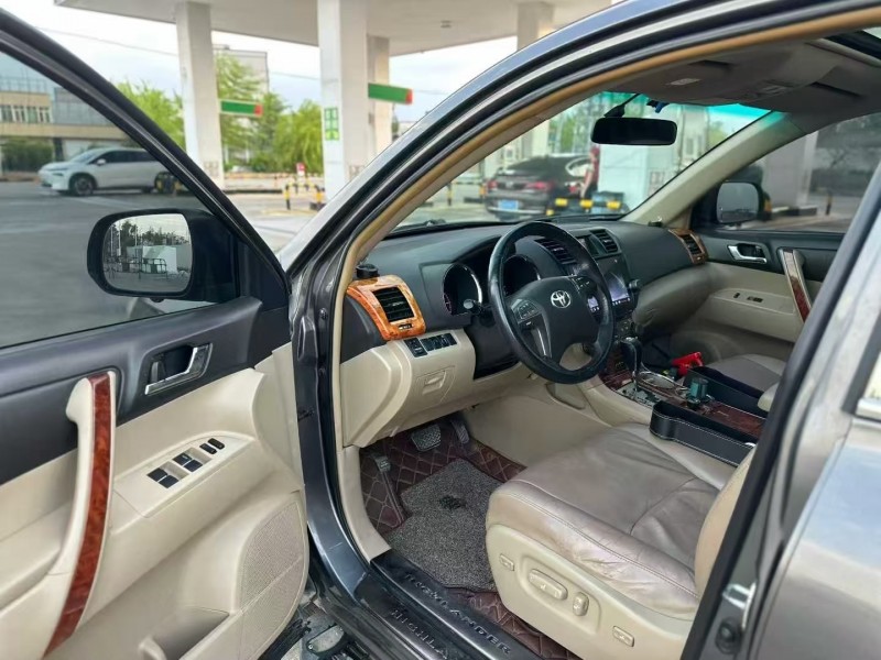 东莞11年丰田汉兰达6