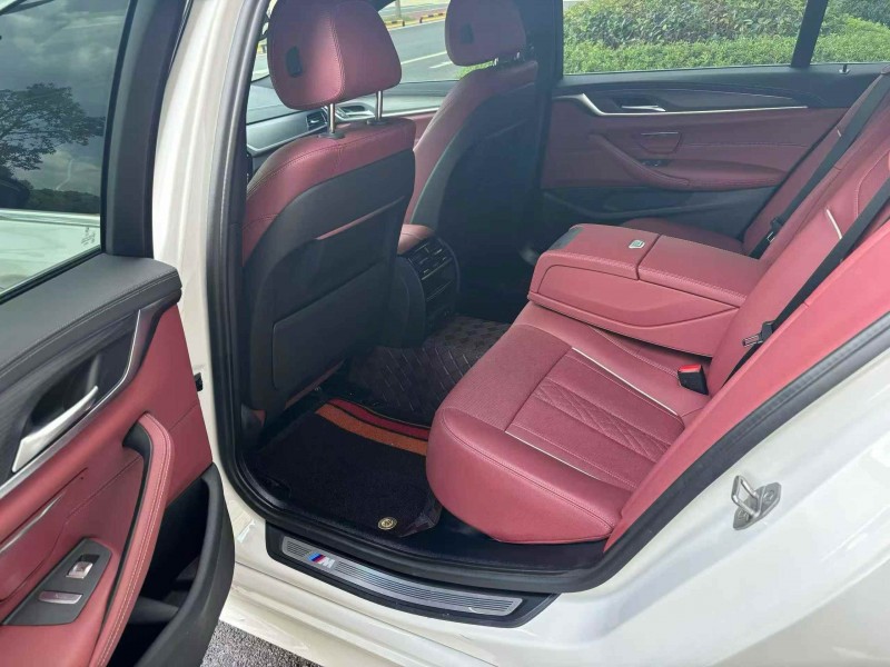 赣州23年宝马5系3