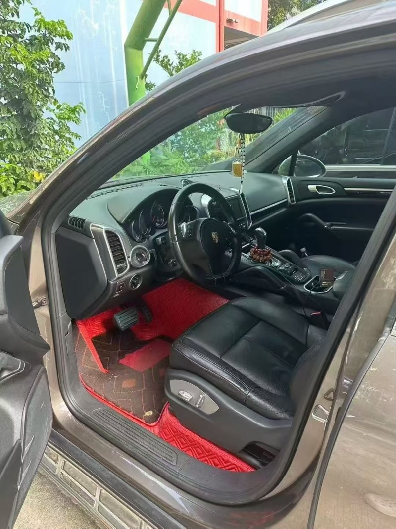 深圳12年保时捷卡宴2