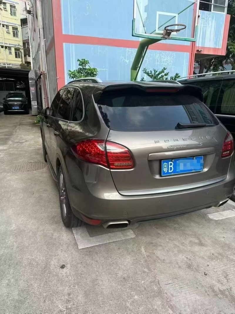 深圳12年保时捷卡宴5