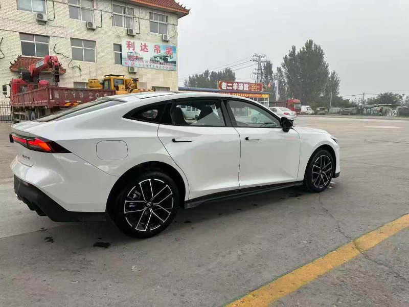 承德25年长安汽车UNI7