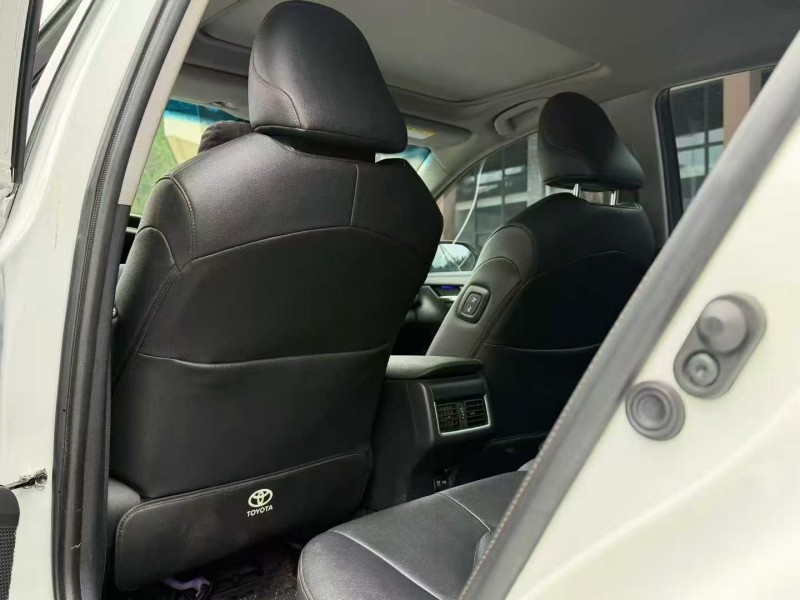 广州21年丰田凯美瑞5