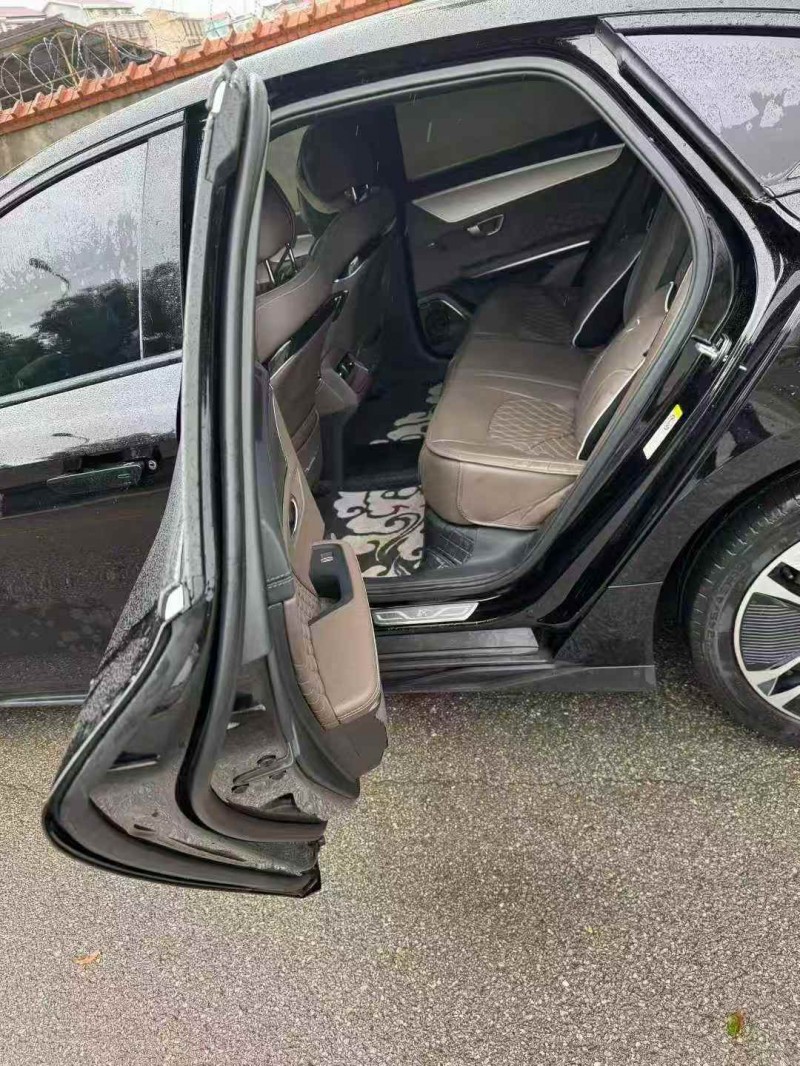 常德23年比亚迪汉7