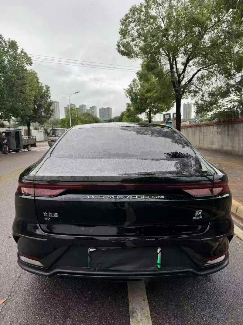 常德23年比亚迪汉9