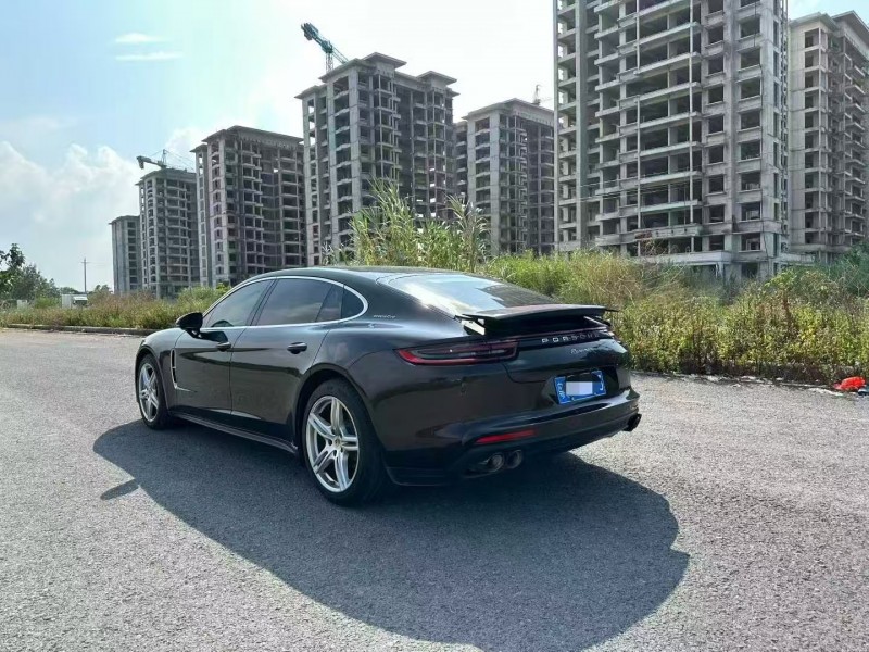 深圳19年保时捷帕拉梅拉8