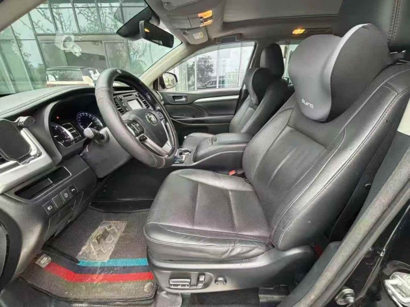 张家界19年丰田汉兰达6