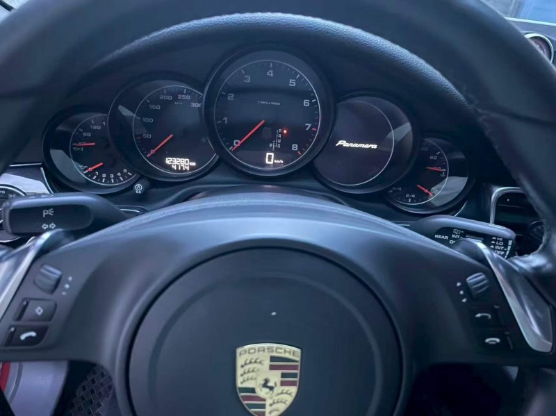 深圳16年保时捷帕拉梅拉2