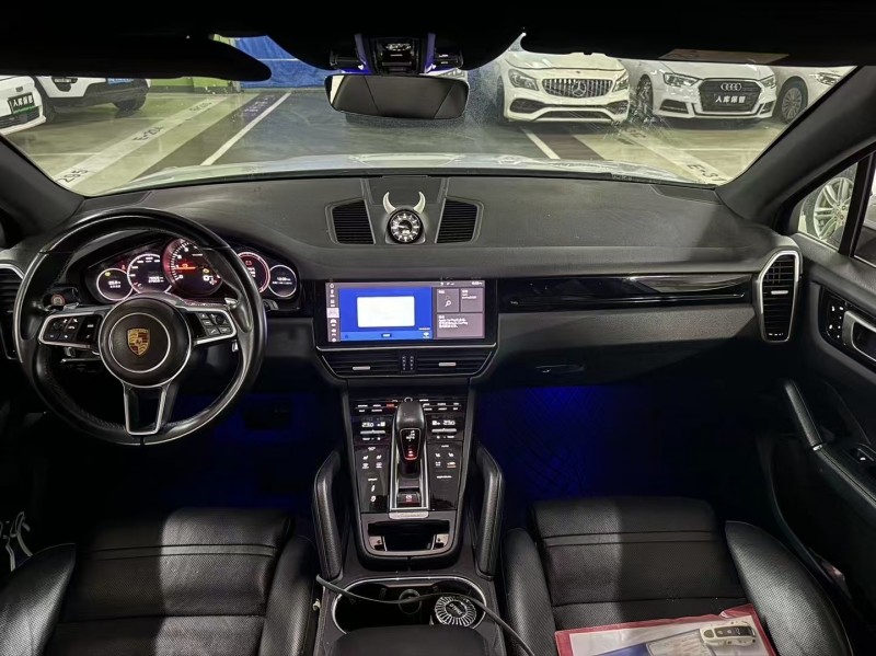 深圳19年保时捷卡宴5