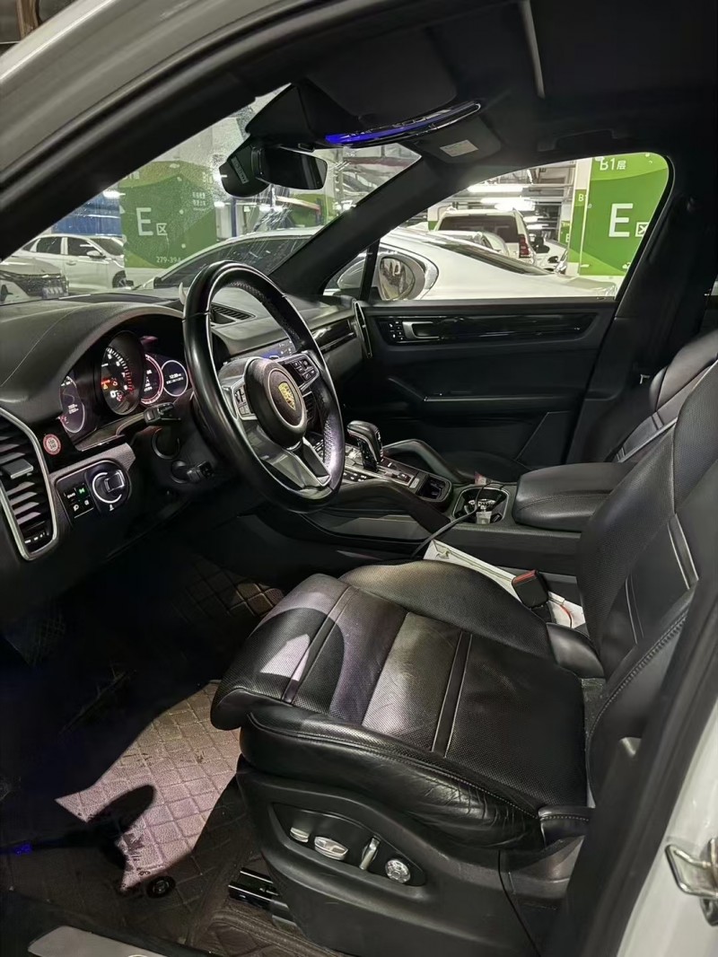 深圳19年保时捷卡宴6