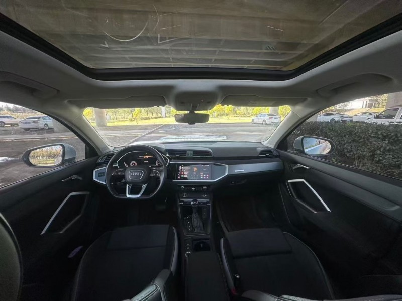 青岛23年奥迪Q36