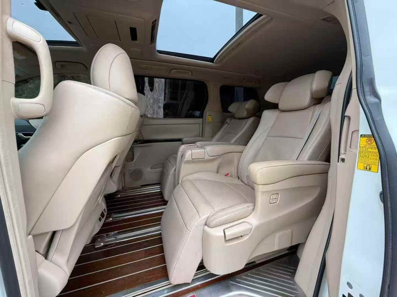 常德14年丰田埃尔法5