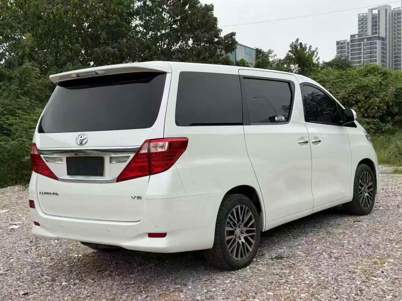 常德14年丰田埃尔法6