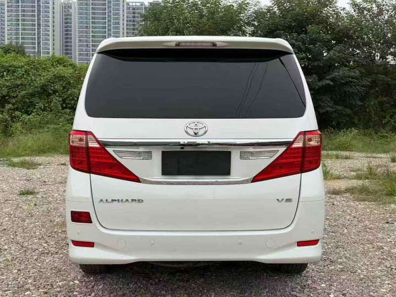 常德14年丰田埃尔法9