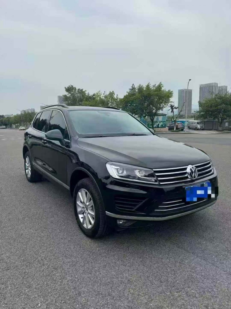 重庆17年大众途锐2