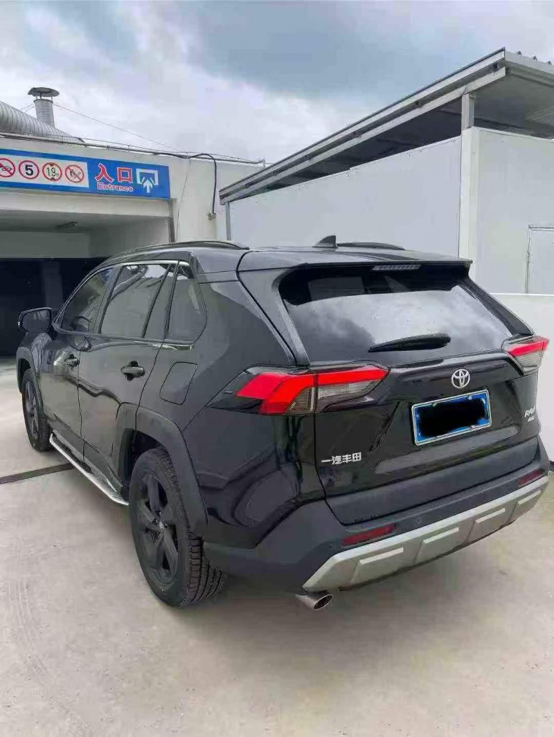徐州23年丰田RAV47