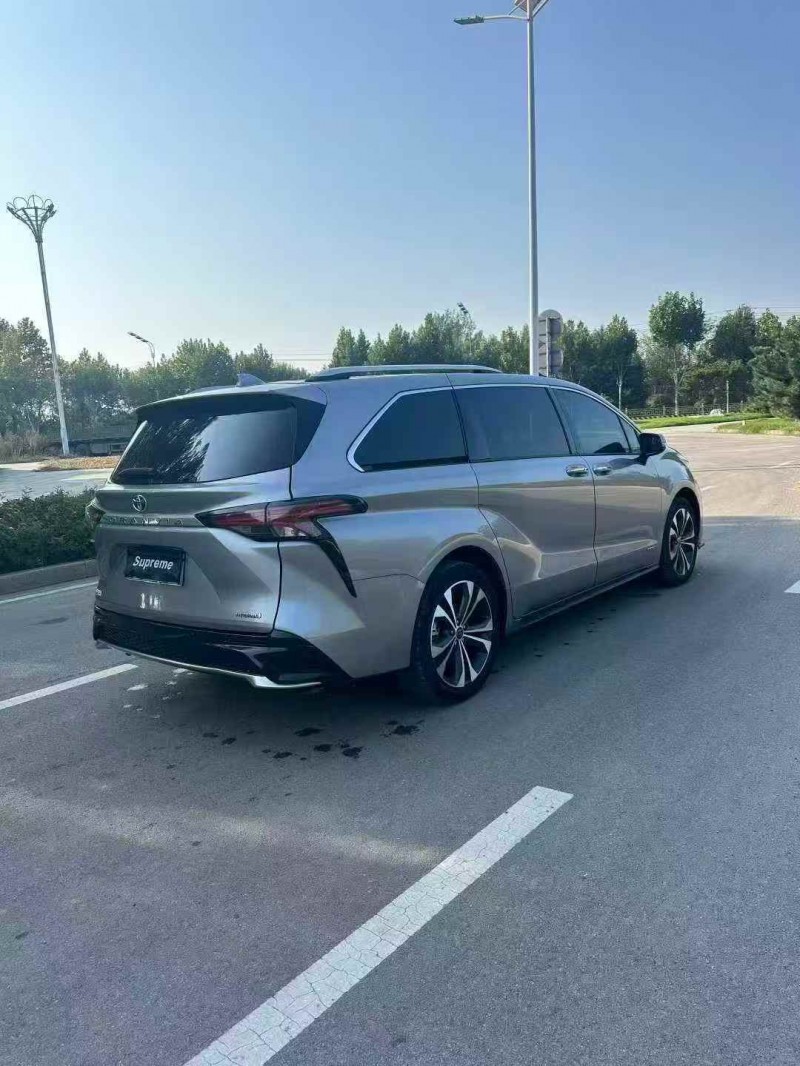 淄博23年丰田格瑞维亚9