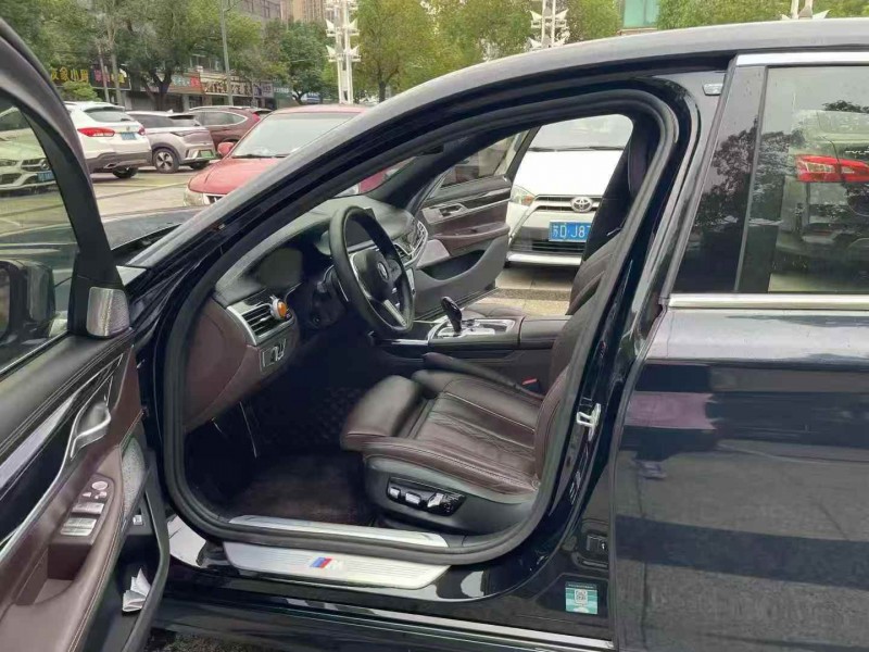 淮安21年宝马7系6